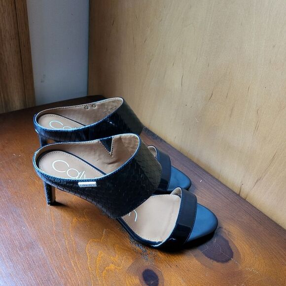 Calvin Klein Navy Leather - Picture 2 of 4